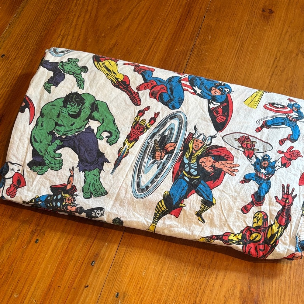 POTTERY BARN KIDS x Marvel Comics *Twin* Flat Sheet Graphic 100% Cotton